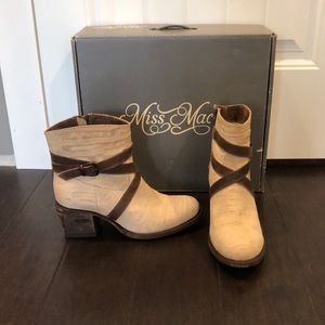 NWT Miss Macie Boots